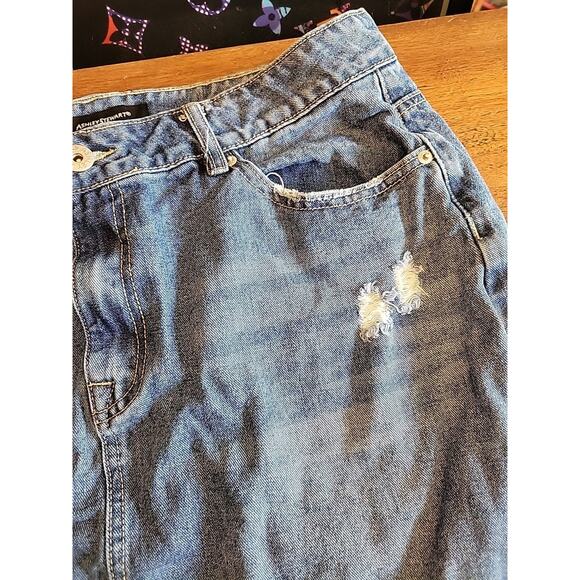 Ashley Stewart Women's Distressed Denim Skirt Size 16 Fringe Acid - Picture 3 of 8